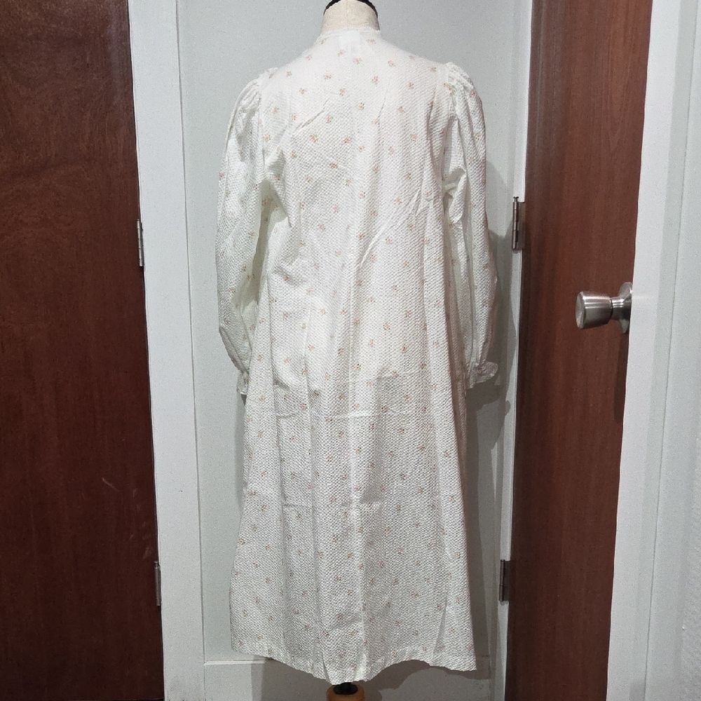 Vintage Gilligan & O'Malley White Floral Nightgown - Picture 3 of 9